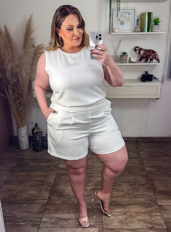 Conjunto Branco Plus Size de Short e Blusa com Bordado de Pérolas
