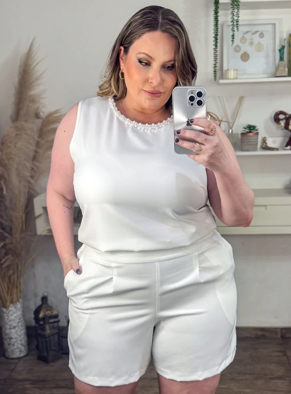 Conjunto Branco Plus Size de Short e Blusa com Bordado de Pérolas