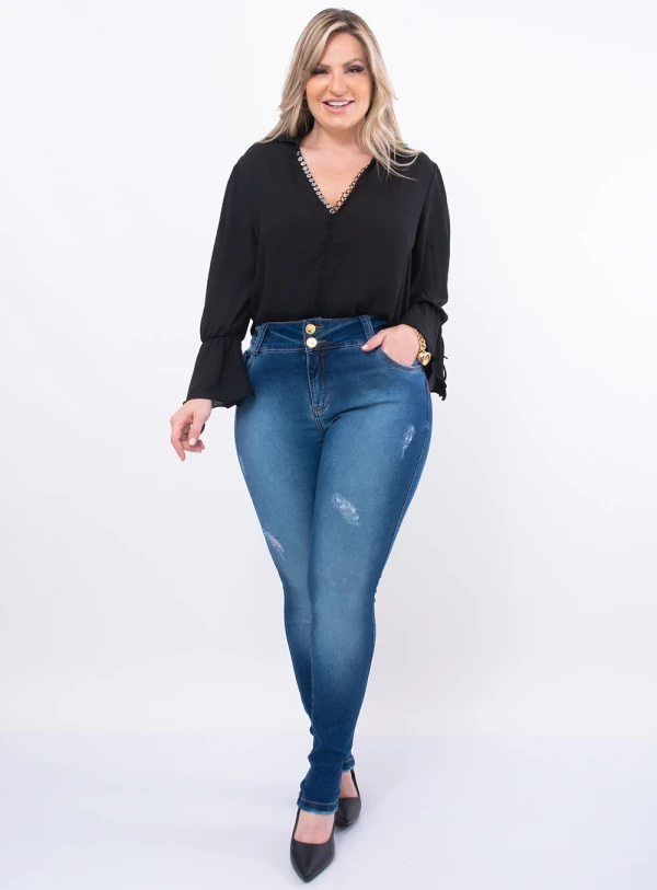 Blusa Plus Size Botões no Decote