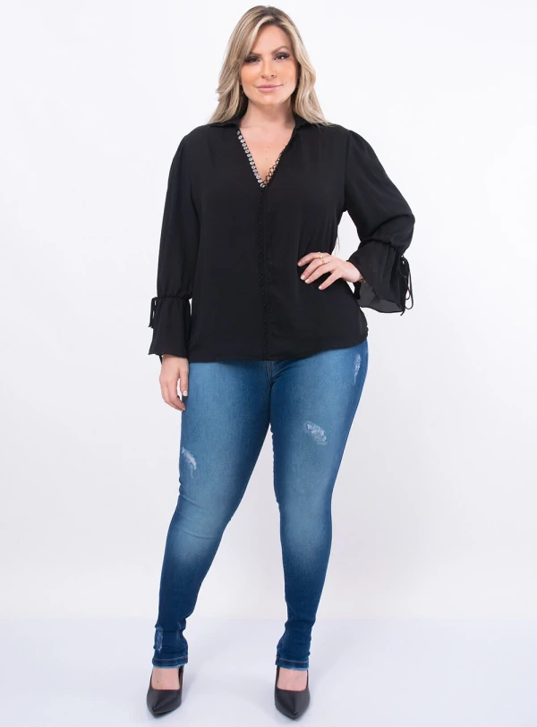 Blusa Plus Size Botões no Decote