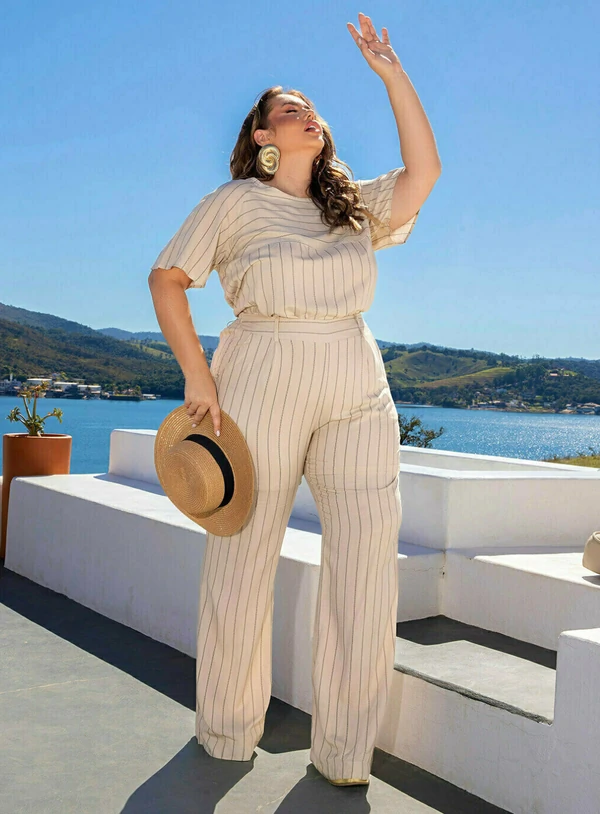 Blusa Plus Size em Viscose com Listras Verticais