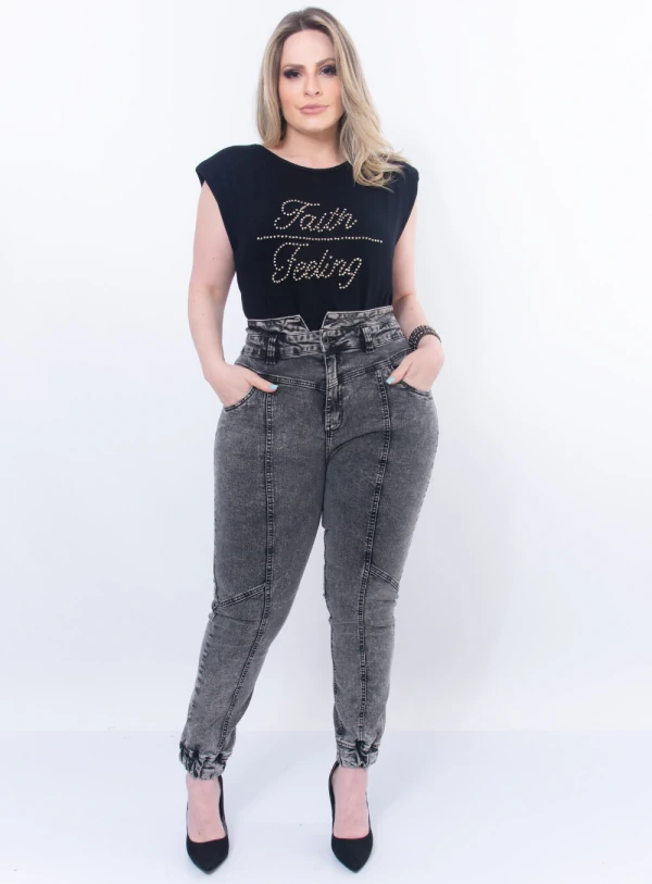 Calça Plus Size Jeans Recortes
