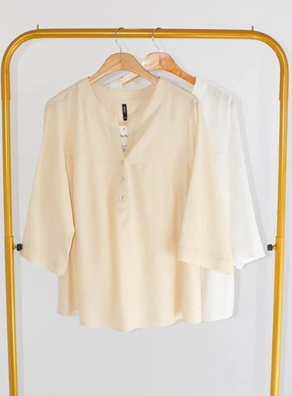 Blusa Plus Size 3 Botões a Vista