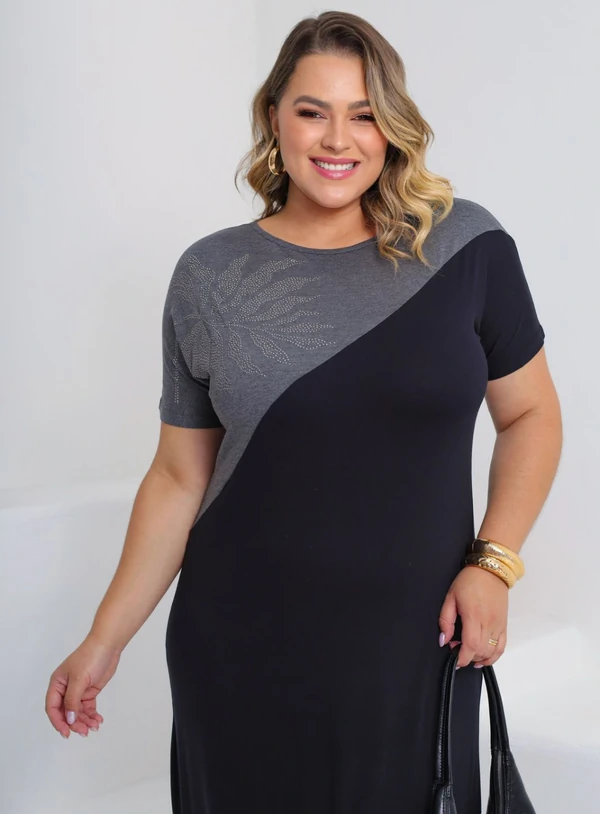 Vestido Longo Plus Size Bicolor com Detalhe de Brilho