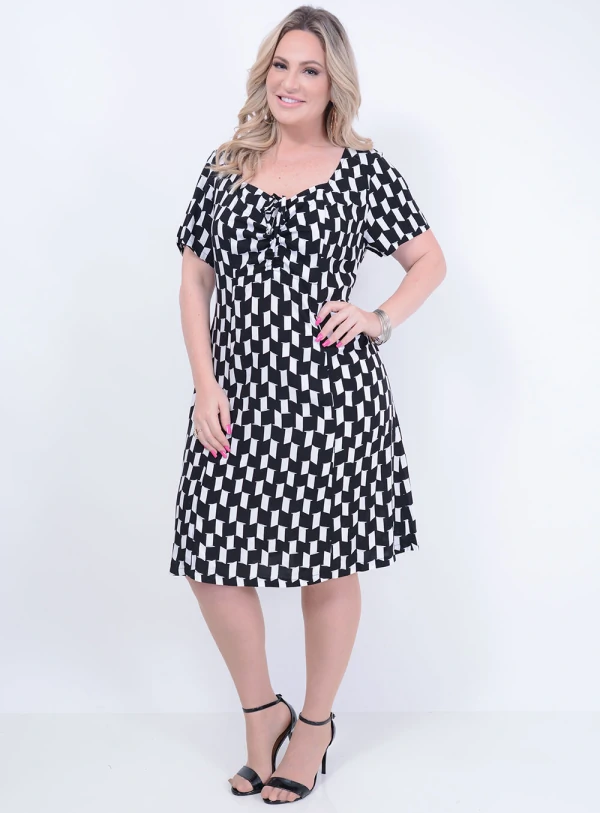 Vestido em Viscose com Detalhe Franzido no Decote e Amarração