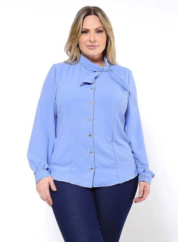 Camisa Plus Size com Gola de Laço em Crepe