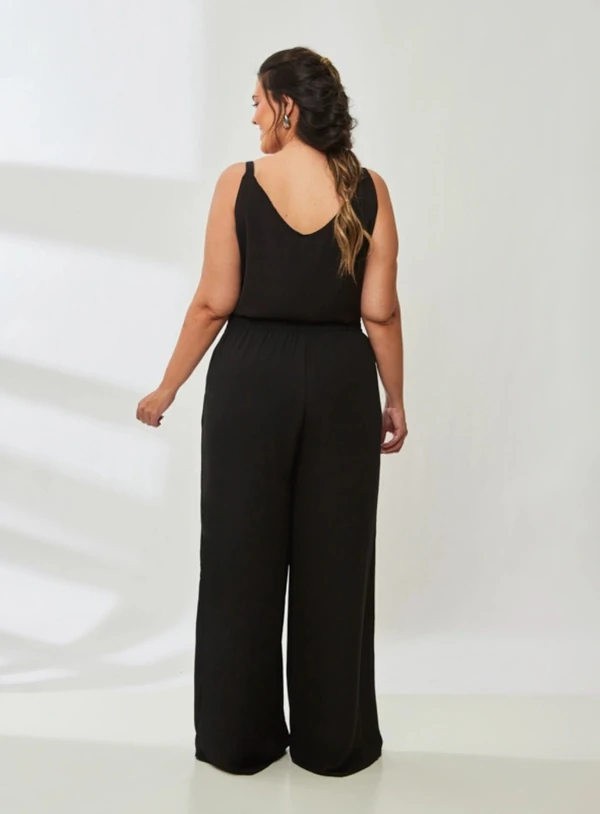 Calça Pantalona Crepe Plus Size com Forro de Poliéster e Elástico no cós