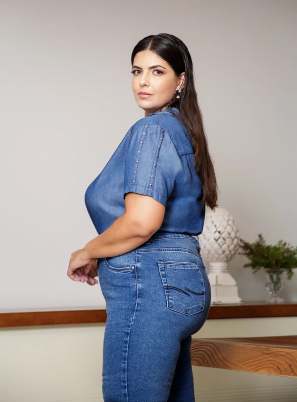Calça Jeans Reta Marmorizada Plus Size