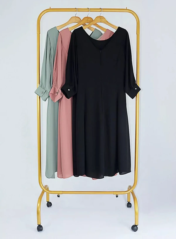 Vestido em Malha Crepe Plus Size Meia Manga com Forro