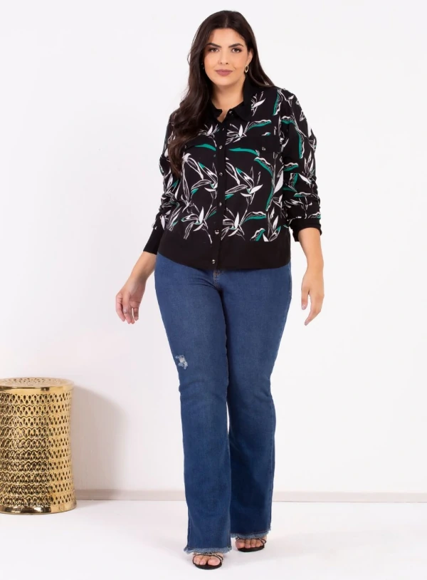 Calça Flare Plus Size Jeans com Elastano Barra Desfiada