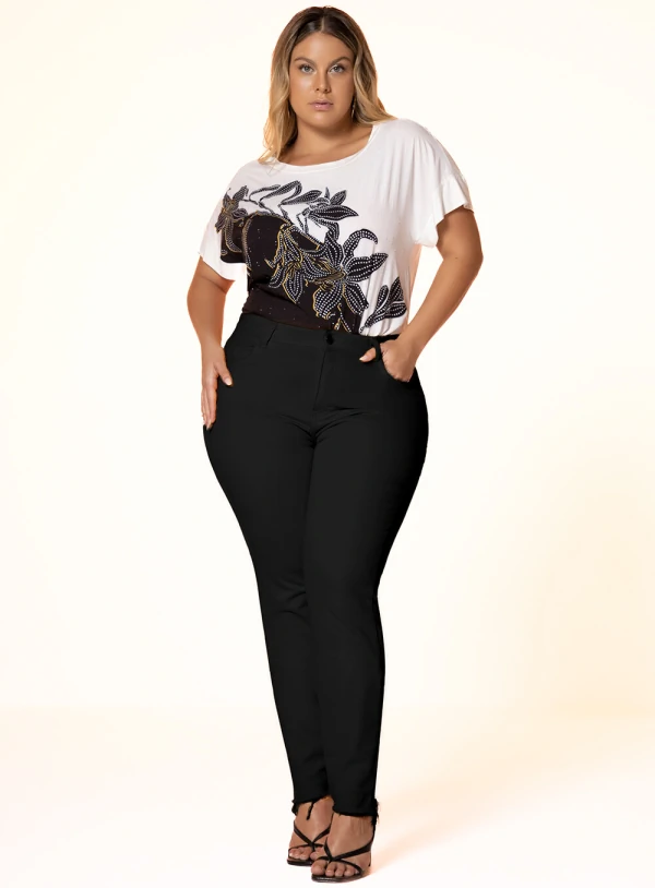 Calça Skinny Plus Size com Barra Desfiada em Sarja 