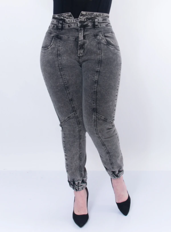 Calça Plus Size Jeans Recortes