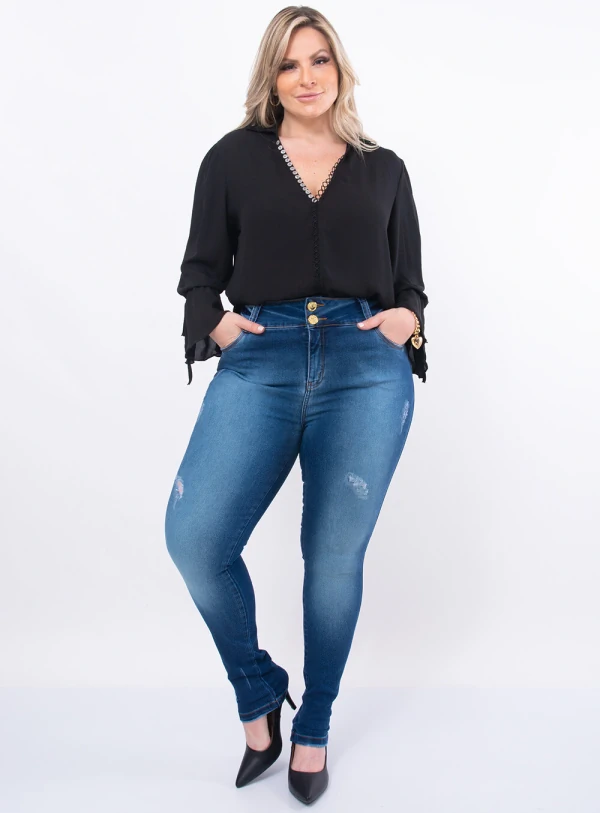Blusa Plus Size Botões no Decote