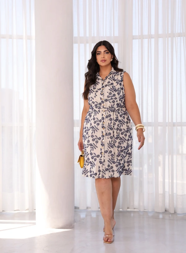 Vestido Chemise Plus Size de Linho Bordado com Bolso e Faixa