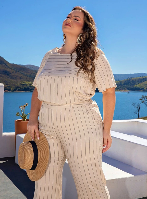 Blusa Plus Size em Viscose com Listras Verticais