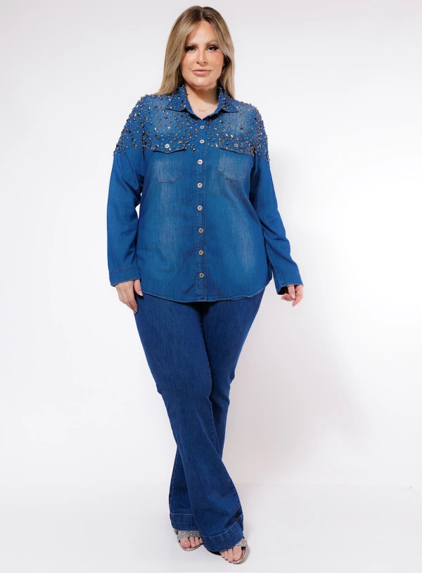 Camisa jeans Plus Size Manga Longa com Bordados de Pedrarias