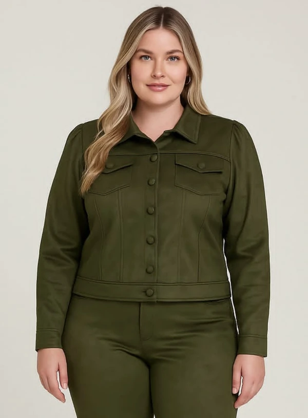 Jaqueta Plus Size em Suede com Botões Frontais