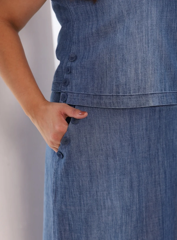 Saia Longa Jeans Plus Size com Bolso Faca