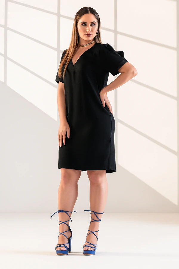 Vestido Curto Plus Size Manga Bufante com Recorte em Crepe Acetinado