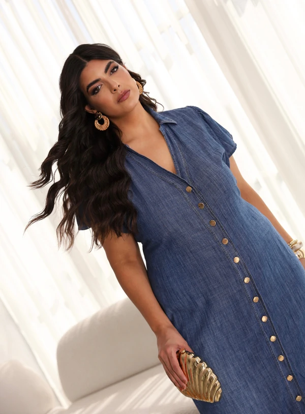 Chemise Jeans Decote V Plus Size Longo com Barra Babado