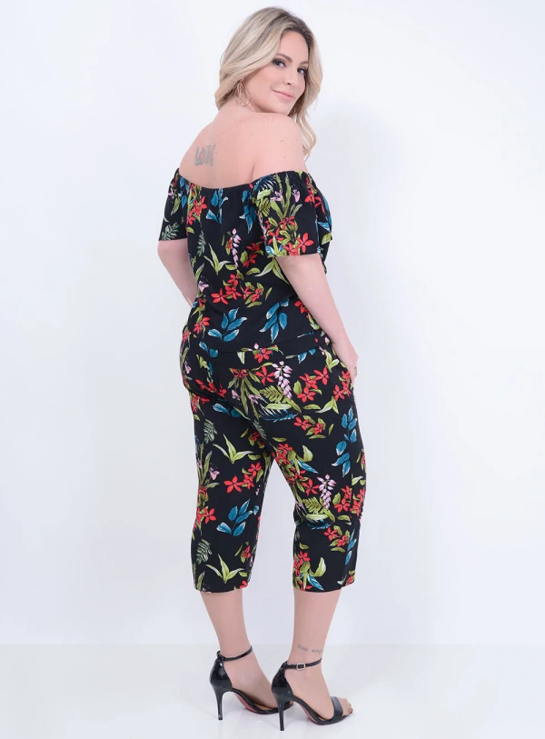 Conjunto de Blusa em Viscose Ombro a Ombro com Amarração na Barra e Calça Pantacourt