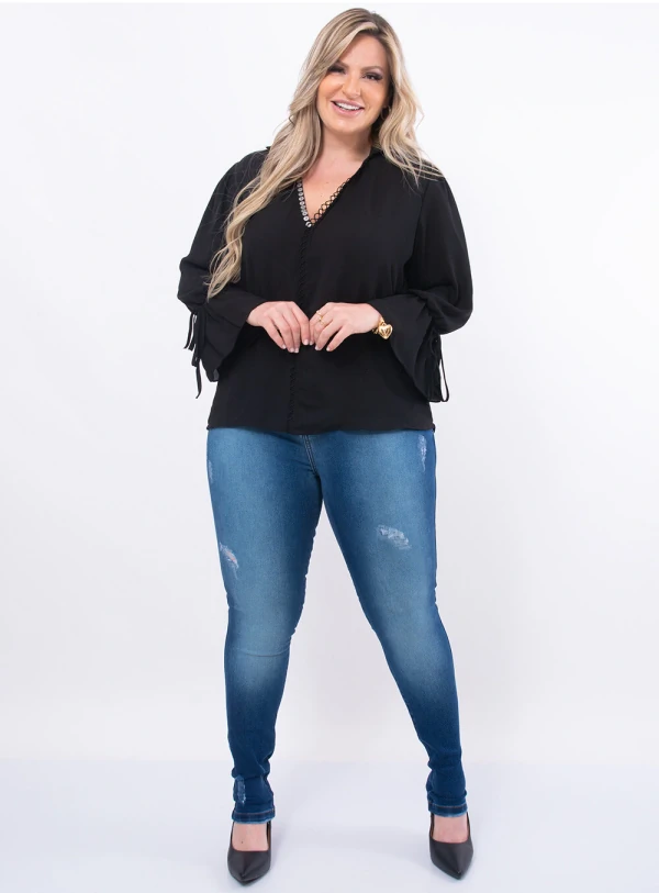 Blusa Plus Size Botões no Decote