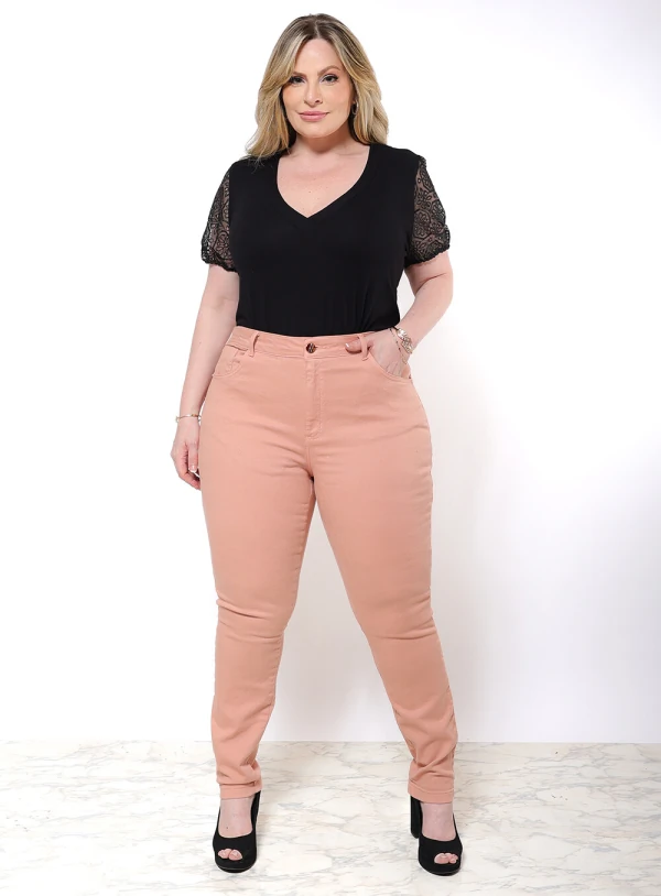 Calça Reta Plus Size Colorida em Sarja com Elastano