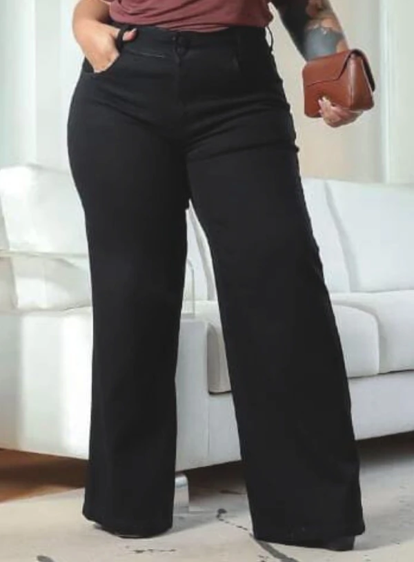 Calça Wide Leg Jeans Preta Plus Size com Dois Botões