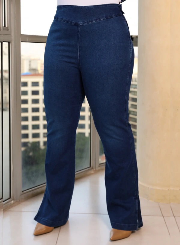 Calça Jeans Plus Size Cintura Alta com Ziper Lateral