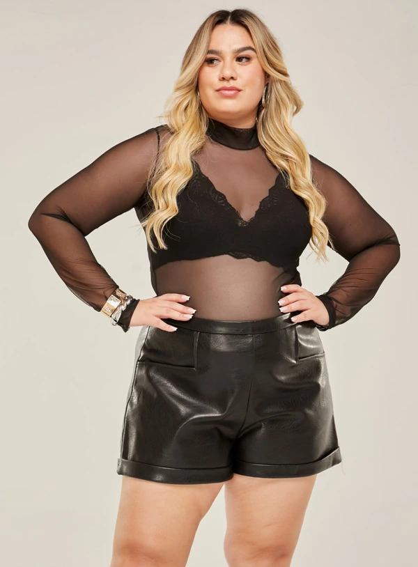 Blusa Plus Size Manga Longa de Tule