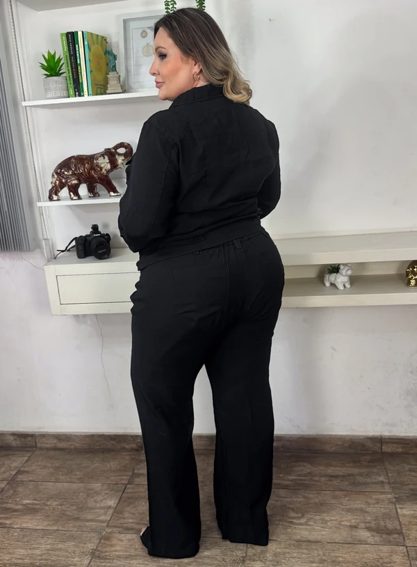 Conjunto Plus Size Jaqueta Leny e Flare Vincada em Sarja Branco ou Preto