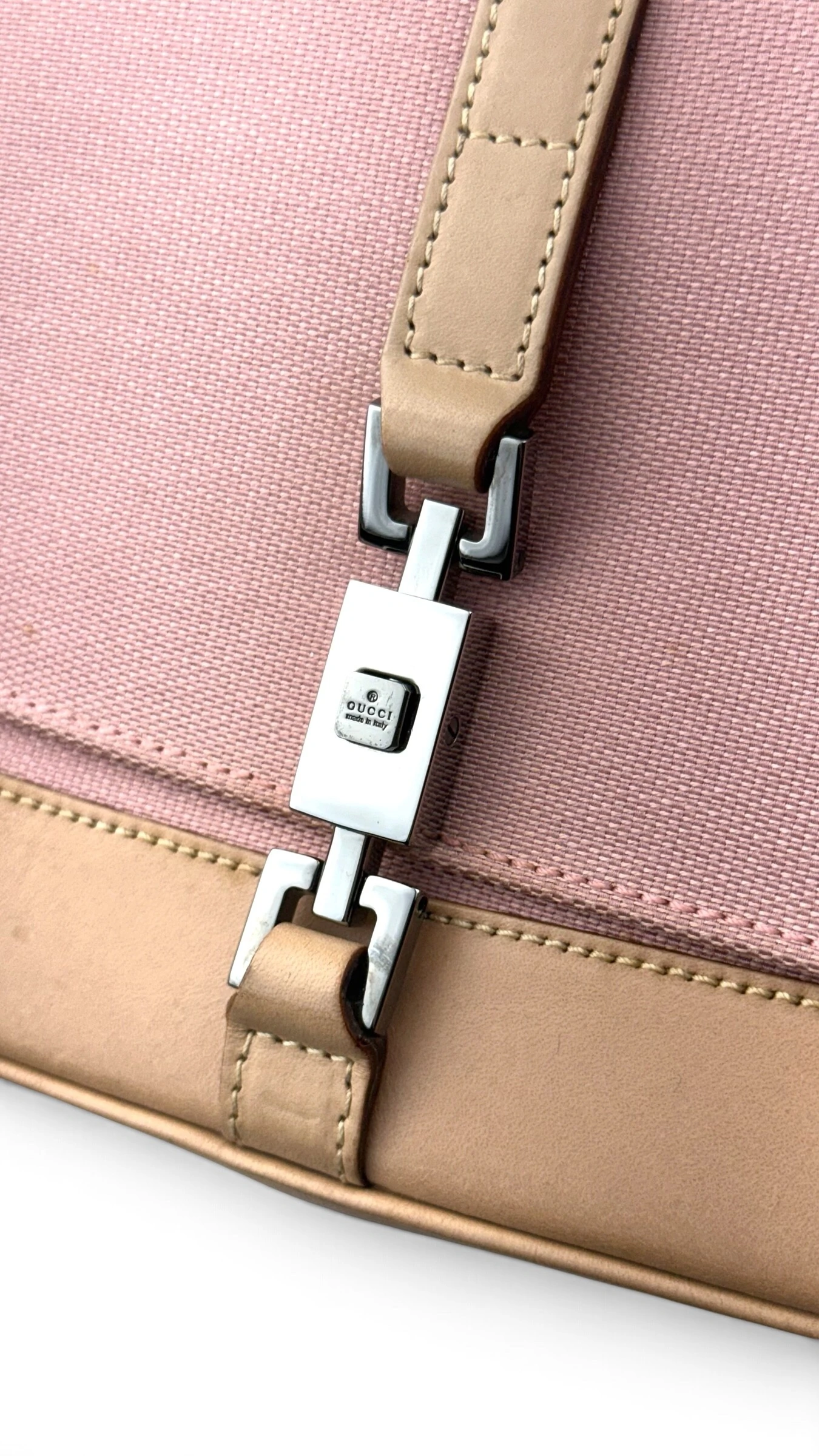 Foto Bolsa Gucci Jackie Vintage em Canvas Nude e Rosa