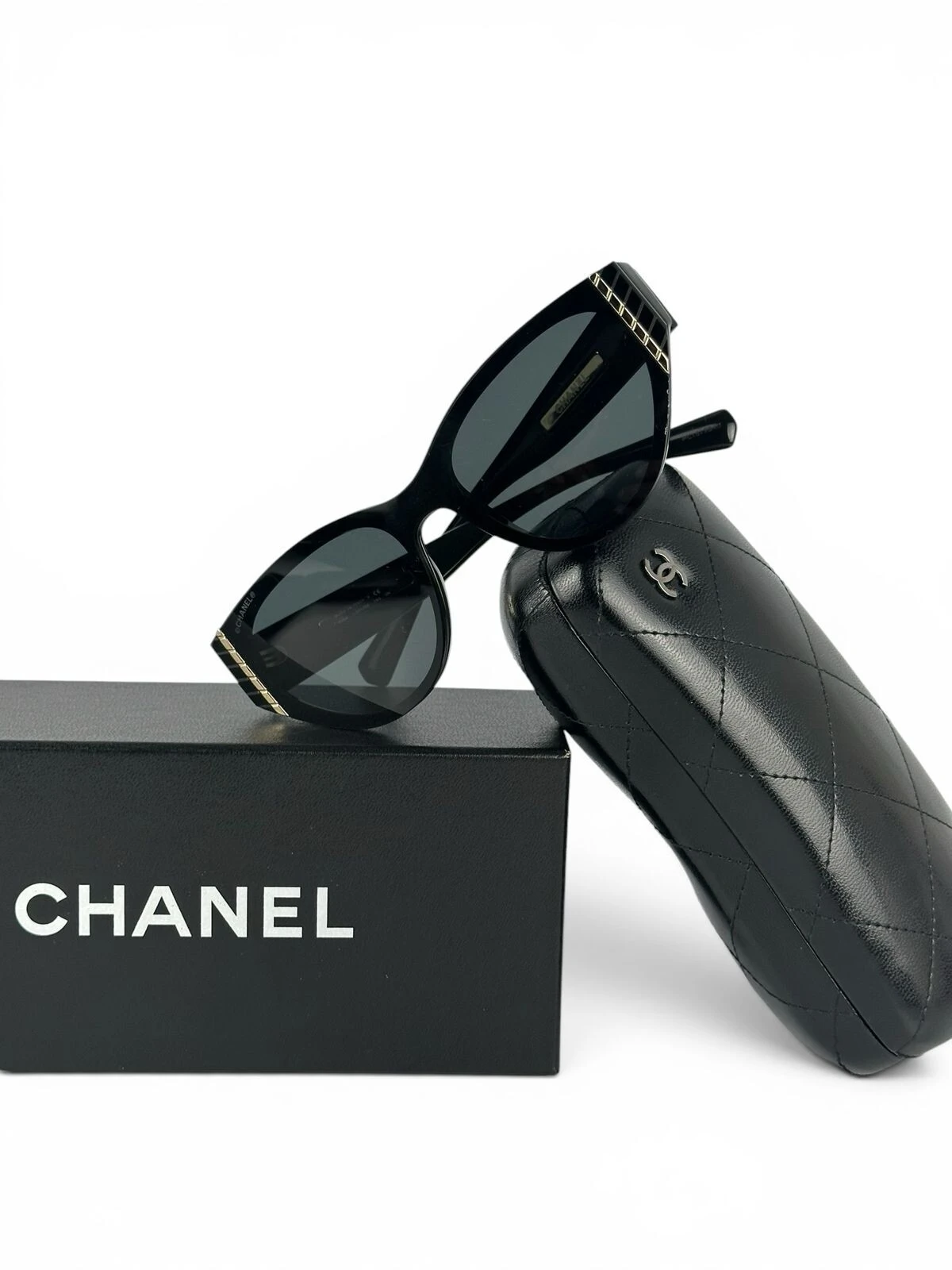 FotoÓculos de Sol Chanel 6054 Preto