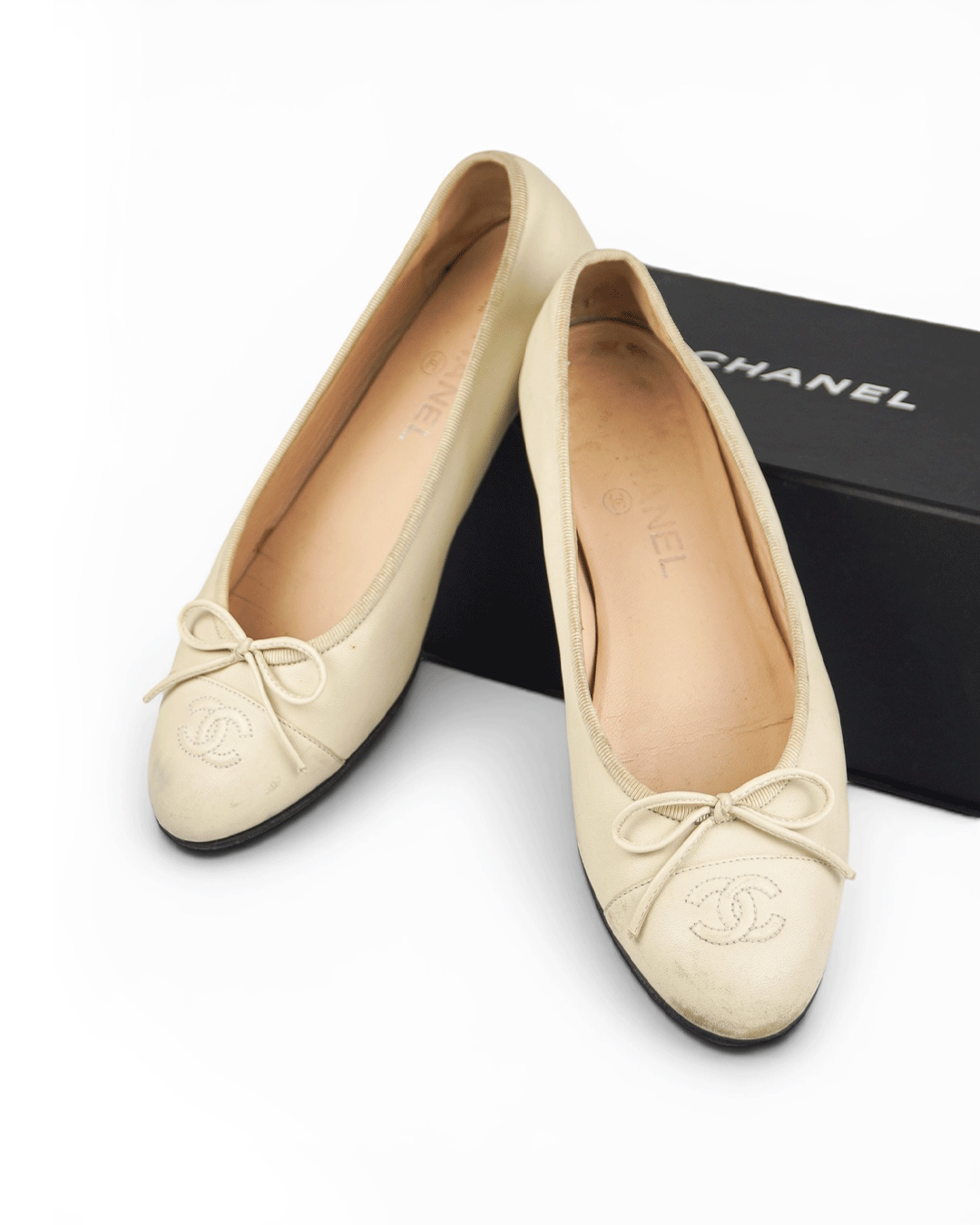 Foto Sapatilha Chanel Ballerina CC Ivory