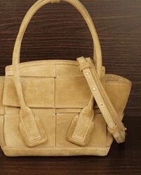 Bolsa Bottega Veneta Mini Arco Camurça Bege