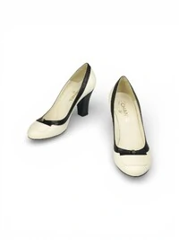 Sapato Chanel Beige & Black Pumps