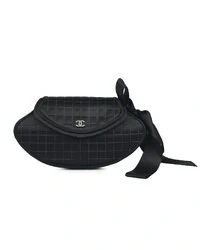 Clutch Chanel em Cetim Preta