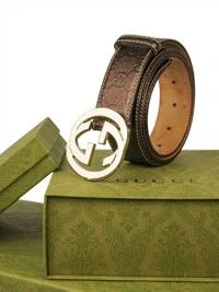 Cinto Gucci GG Couro Marrom Metalizado com Ferragem Dourada