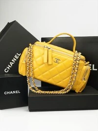 Bolsa Chanel Pocket Top Handle Vanity Yellow