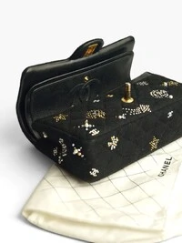 Bolsa Chanel Classic Medium Embellished Double Flap Preta