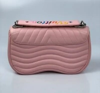 Bolsa Louis Vuitton New Wave Pequena Rosa