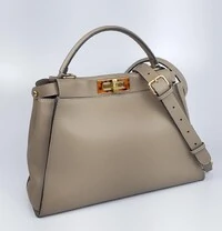 Bolsa Fendi Peekaboo Small Cinza