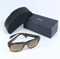 Óculos De Sol Prada Quadrado Brown