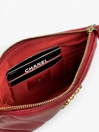 Clutch Chanel 19 Pochette CC Vermelha