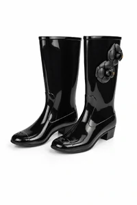 Bota Chanel CC Camélia Rubber Boots Preta