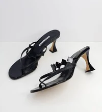 Sandália Mule Manolo Blahnik Verniz Preta