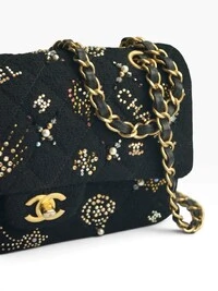 Bolsa Chanel Classic Medium Embellished Double Flap Preta