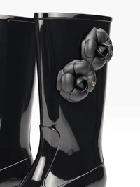 Bota Chanel CC Camélia Rubber Boots Preta