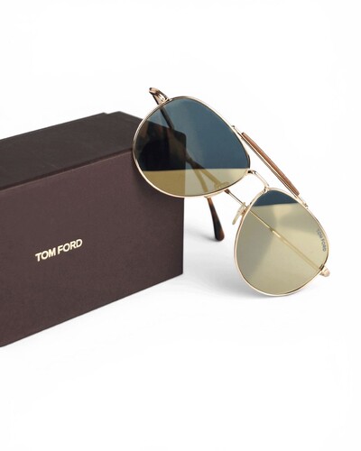 Foto Tom Ford Aviador Espelhado