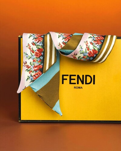 Foto Fendi Bandeau de Seda Estampado